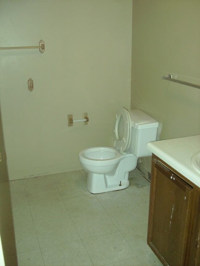 Building Photo - 411 Allen Dr
