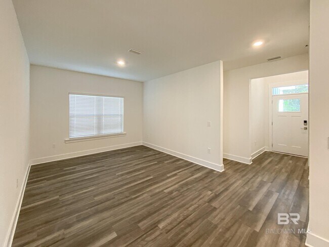 Foto del edificio - 510 Hardwood Ave