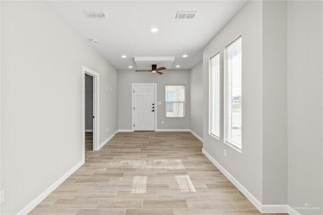 Building Photo - 12 San Jose Dr