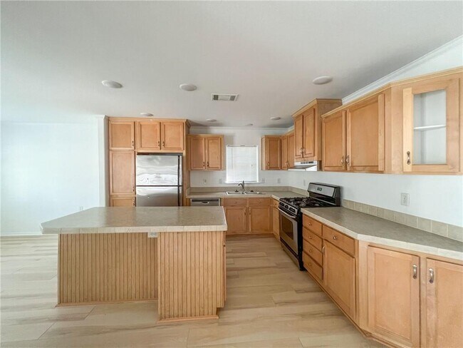 Building Photo - 4602 Cedar Point Dr