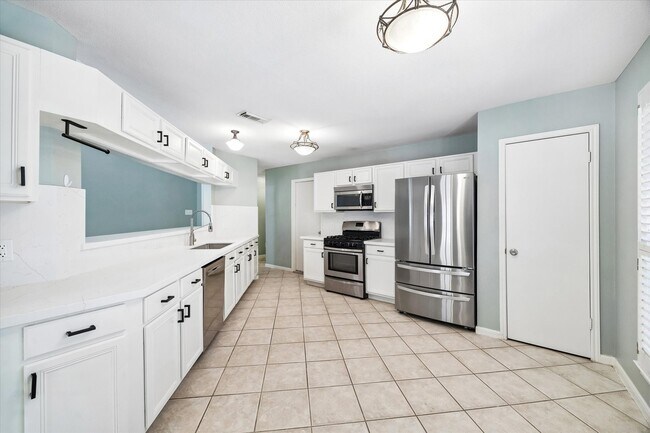 Foto del edificio - 2227 Friarwood Trail