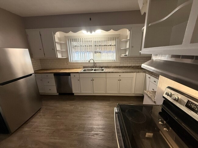 Building Photo - 429 Maple Ave