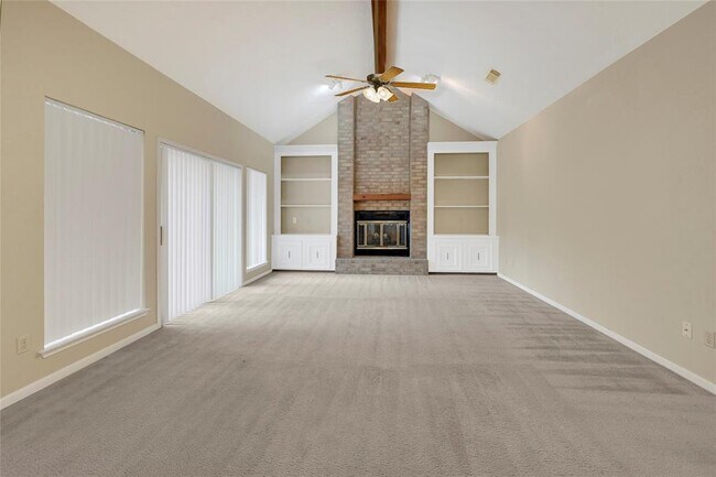 Building Photo - 52 Greentree Ln