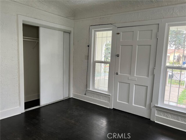 Building Photo - 5610 S St Andrews Pl