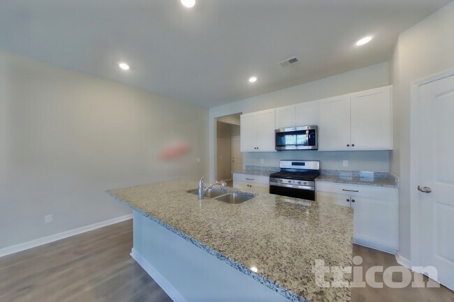 Building Photo - 2028 Tate Farm Ln