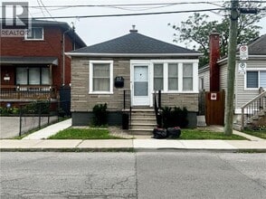 Building Photo - 17 E 31st St