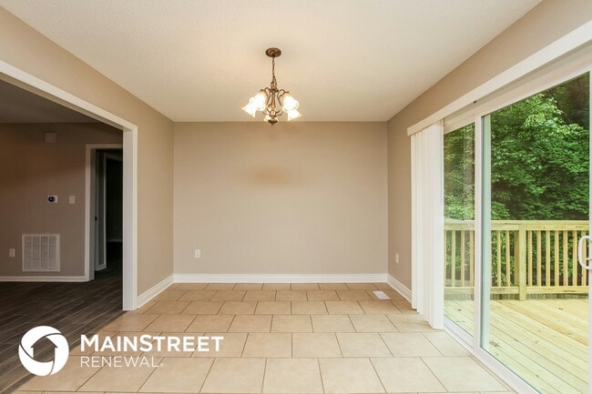 Building Photo - 709 Firecrest St SE