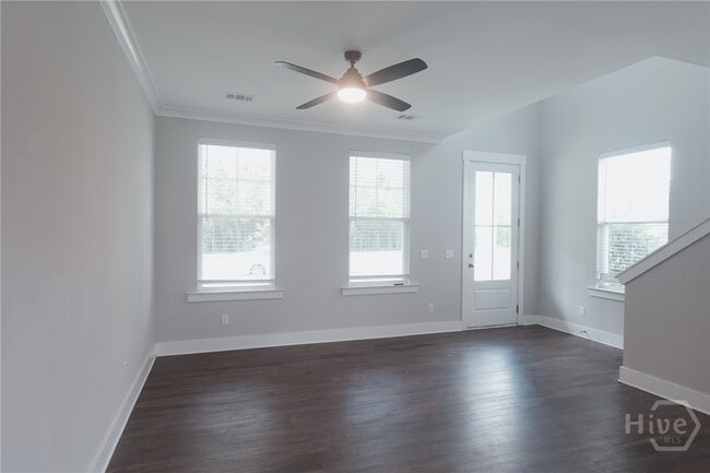 Building Photo - 226 Whitaker Way N
