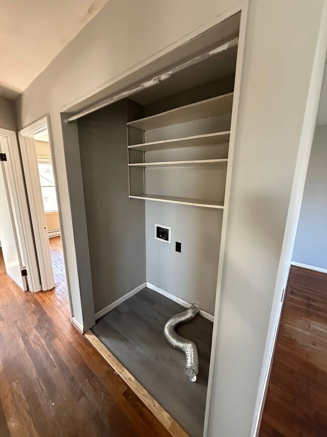 Building Photo - 215 McCormick St