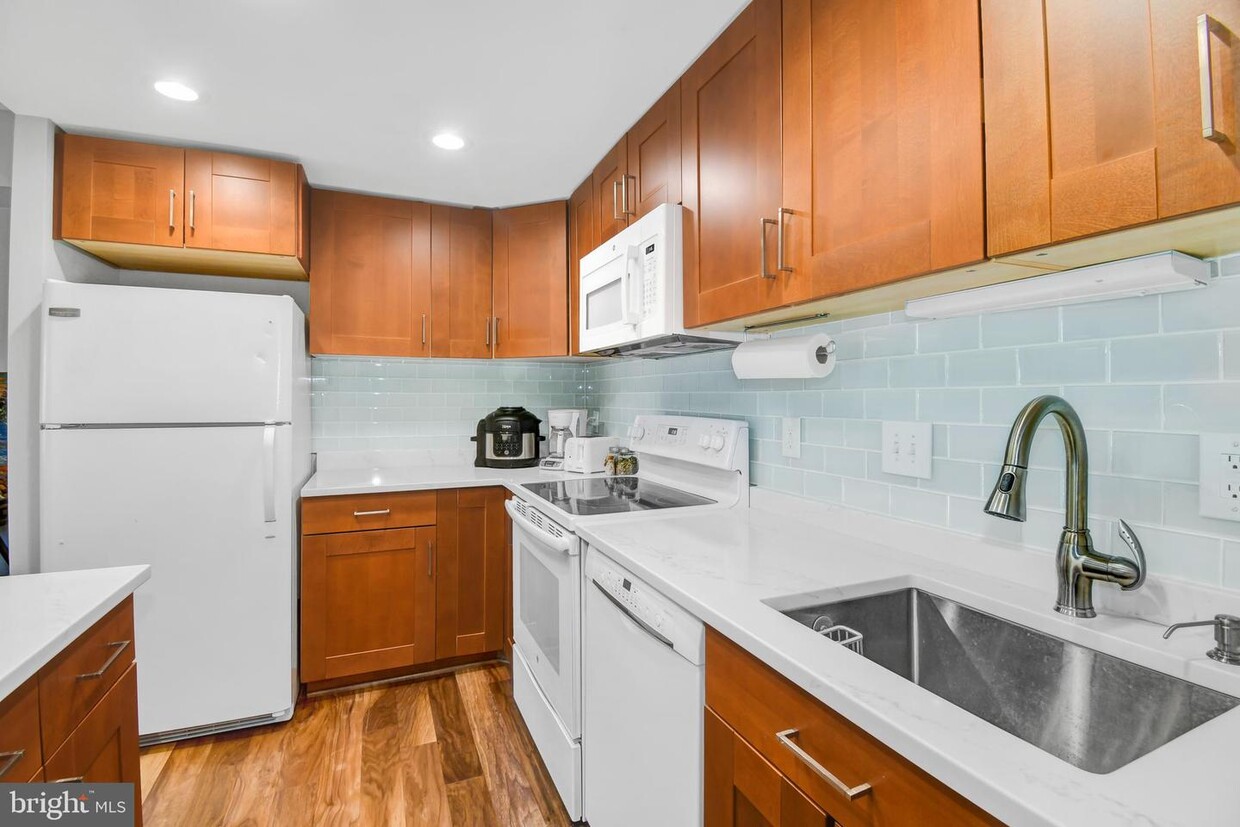 Foto principal - 6300 Stevenson Ave