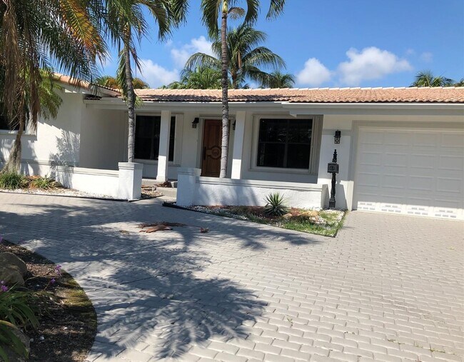Building Photo - 612 Hibiscus Dr