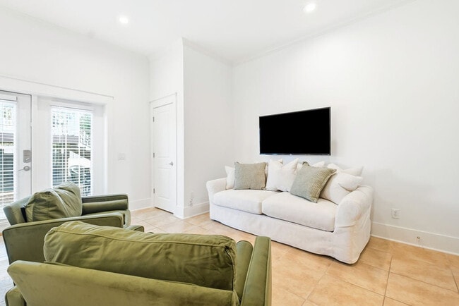 Foto del edificio - 22022 Front Beach Rd