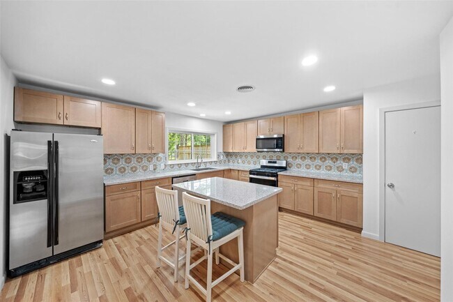 Foto del edificio - 9302 Walterville Rd
