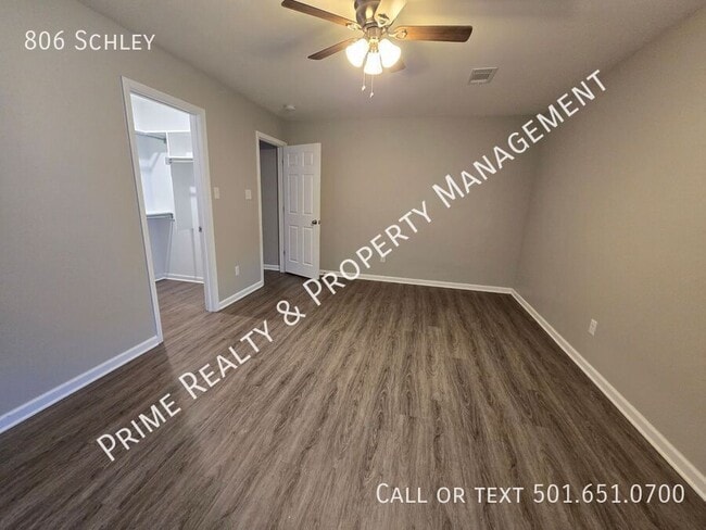Building Photo - 806 Schley-