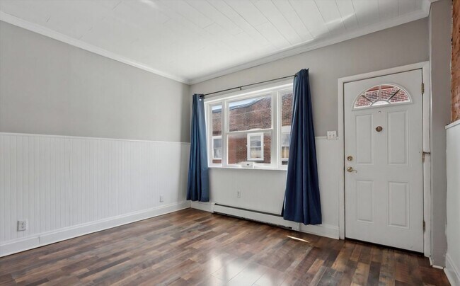 Building Photo - 3019 Tilton St