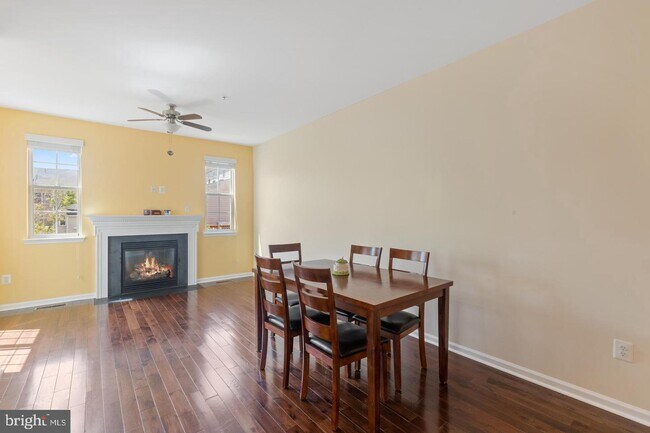 Building Photo - 839 Oriole Ave