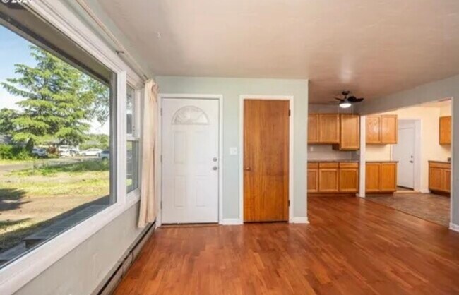 Foto del edificio - 3198 Pheasant Blvd