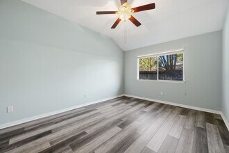 Building Photo - 2835 Twin Knolls Dr