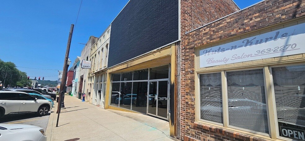 Building Photo - 113 S 1st St