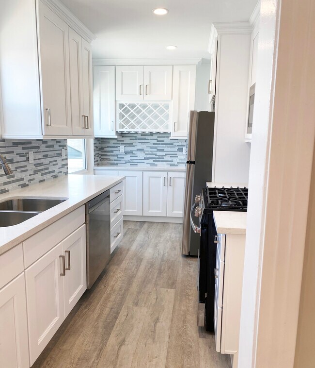 Foto del edificio - 1268 Queen Anne Pl