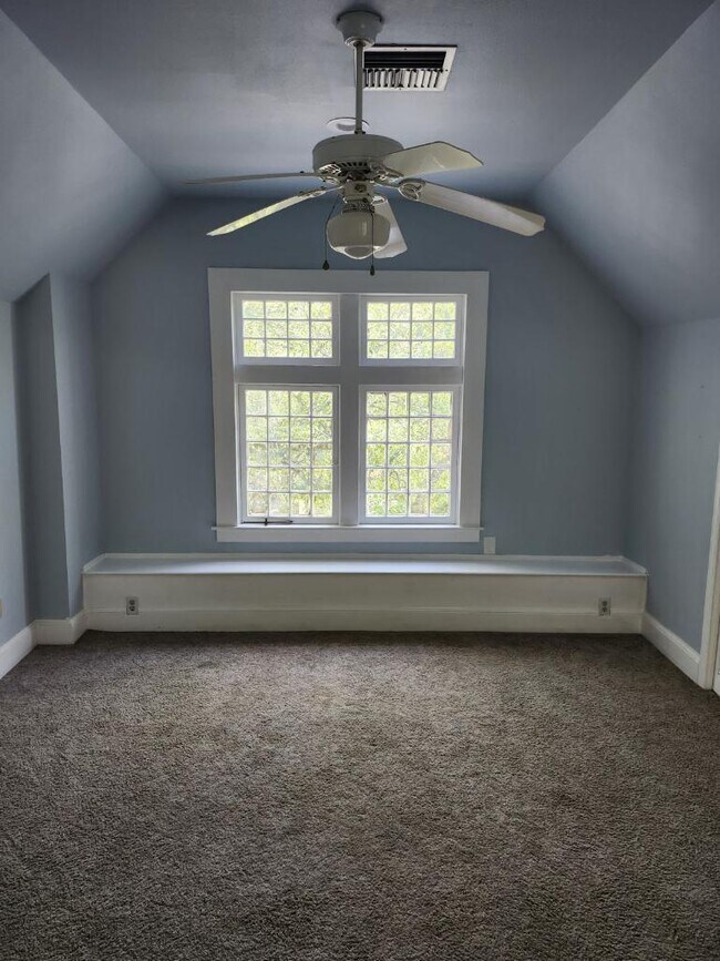 Foto del edificio - 2415 Saint Charles Ave