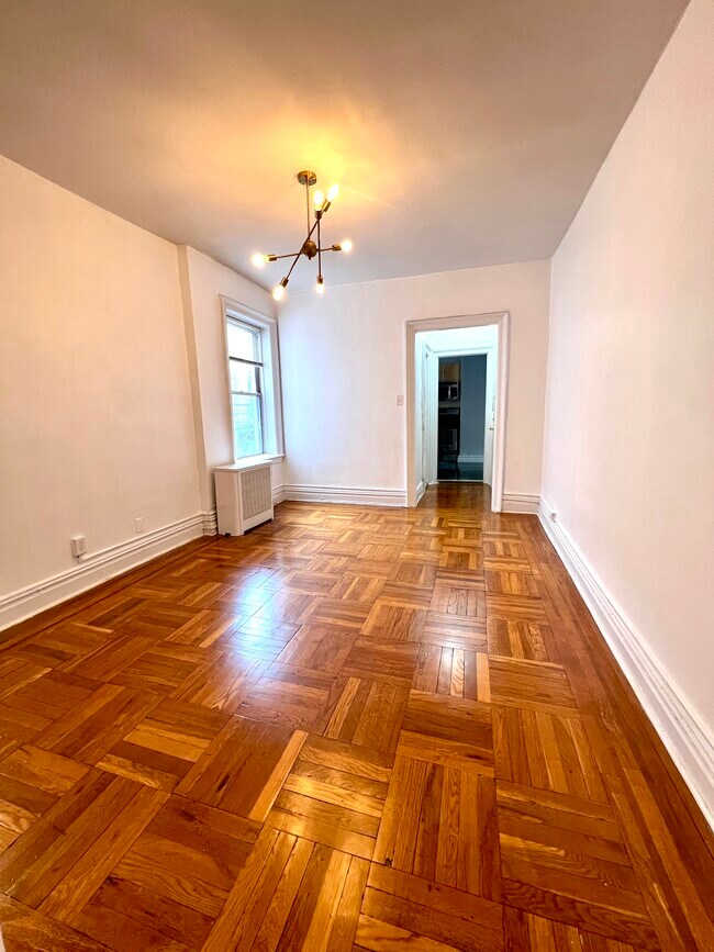 Foto del edificio - 57 Corbin Ave