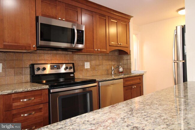 Building Photo - 5542 Torresdale Ave