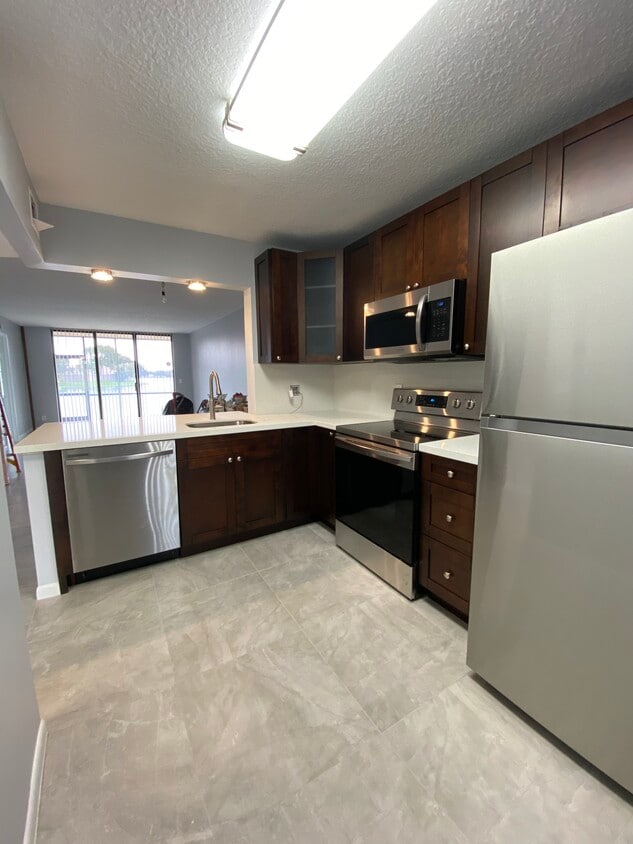 Kitchen - 11340 Taft St