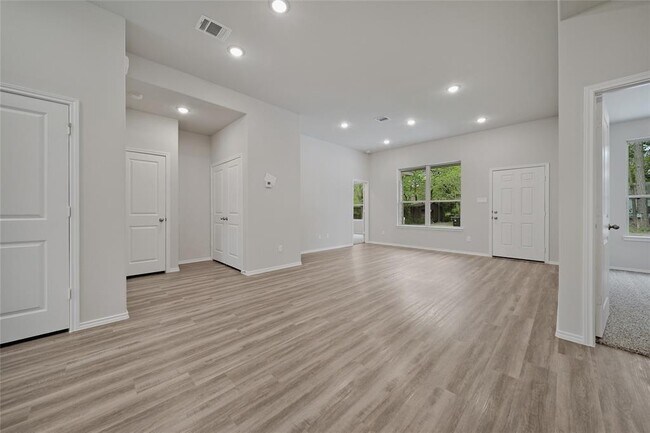 Foto del edificio - 16502 Piper Ln