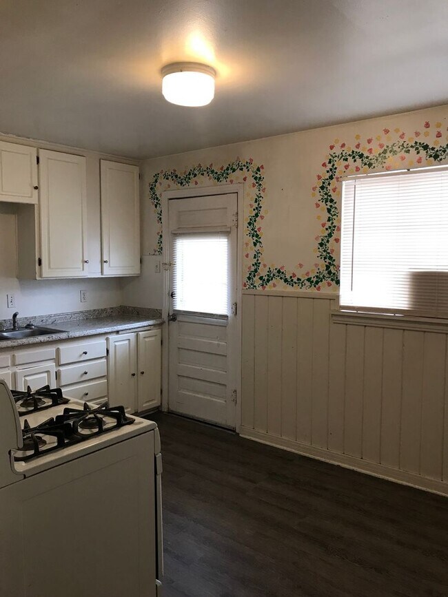 Foto del edificio - Available For Immediate Move-In! 2 Bedroom...