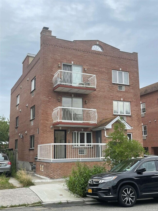 Foto del edificio - 36-33 169th St