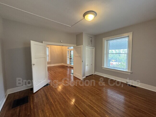 Foto del edificio - 1503 Bernard Ave