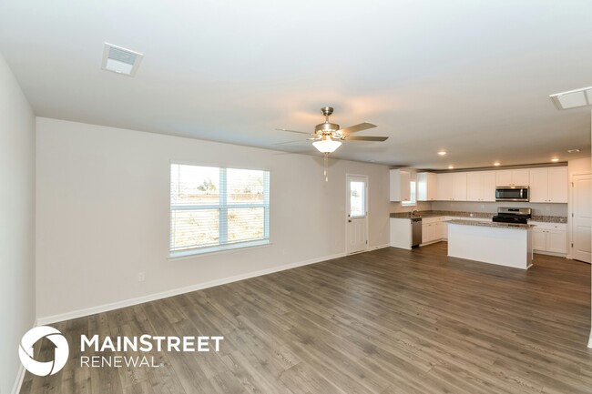 Building Photo - 2425 Alberto Dr