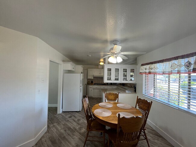 Foto del edificio - Nice updated Home Close to Atascadero City...