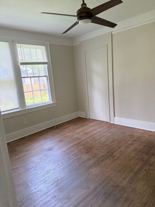 Foto del edificio - 3 Bed 1 Bath For Rent