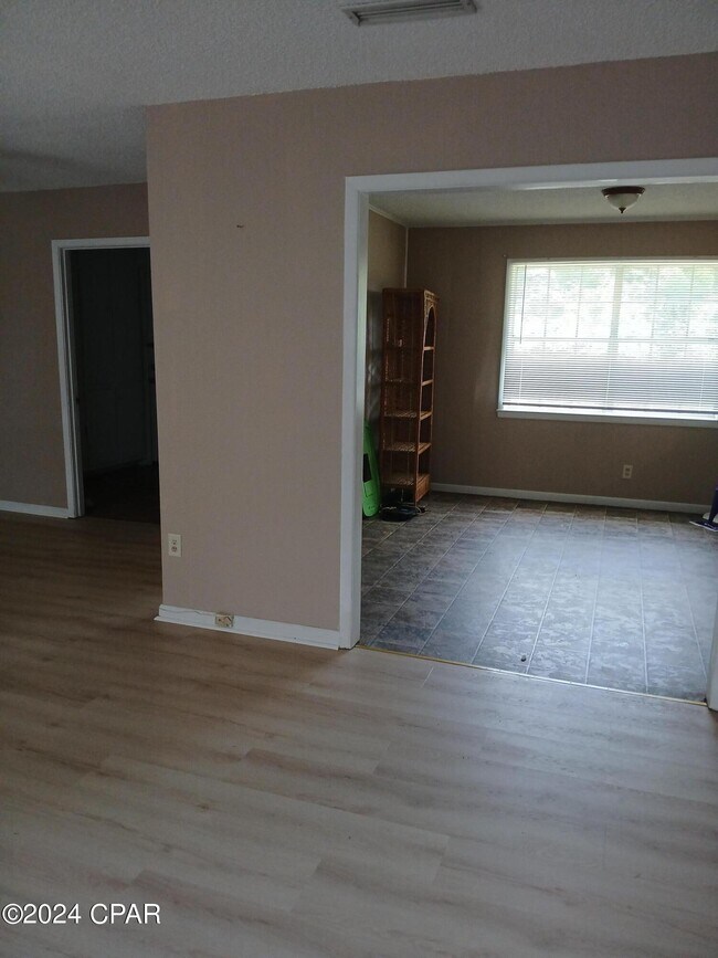 Foto del edificio - 4862 Dogwood Dr