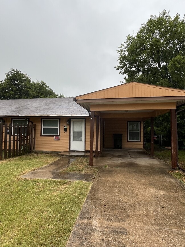 Building Photo - 1814 Alamo Ave