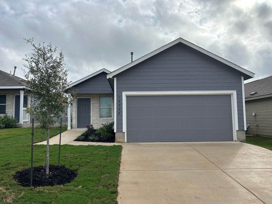 Foto principal - VIDA Subdivison - 4bed 2 bath Home
