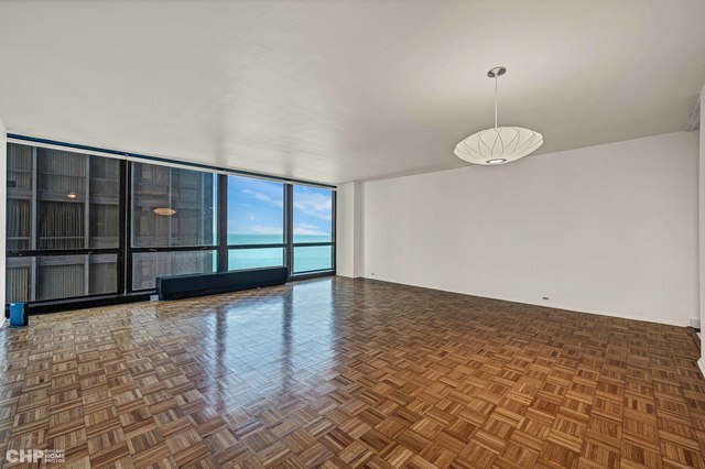 Foto del edificio - 900 N Lake Shore Dr