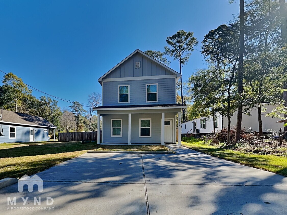 Foto principal - 15840 Forest Dr