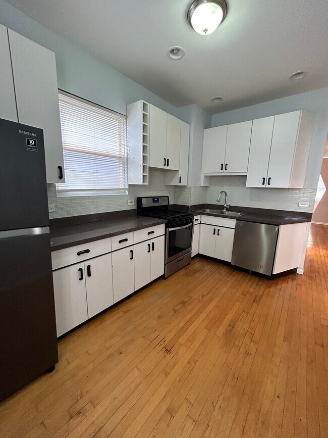 Foto del edificio - 937 N Ashland Ave