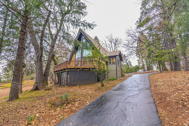 Building Photo - 2341 Hassler Rd
