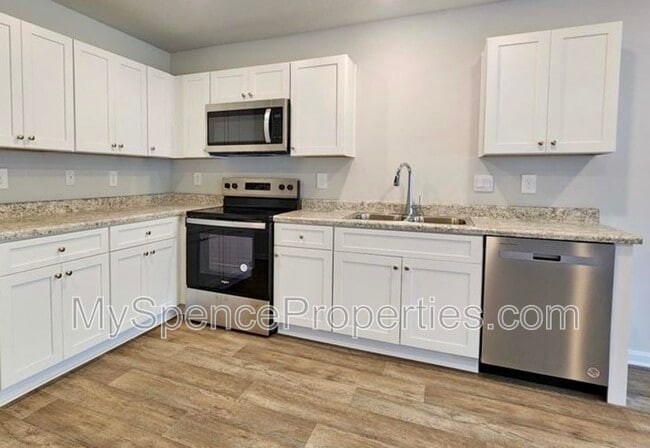Building Photo - 7789 Pin Oak Dr N