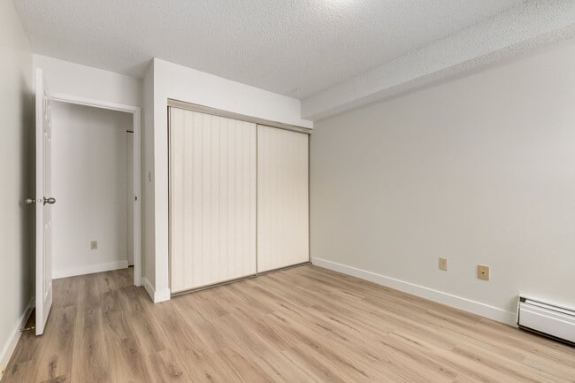 Building Photo - Cedarvilla Apartments