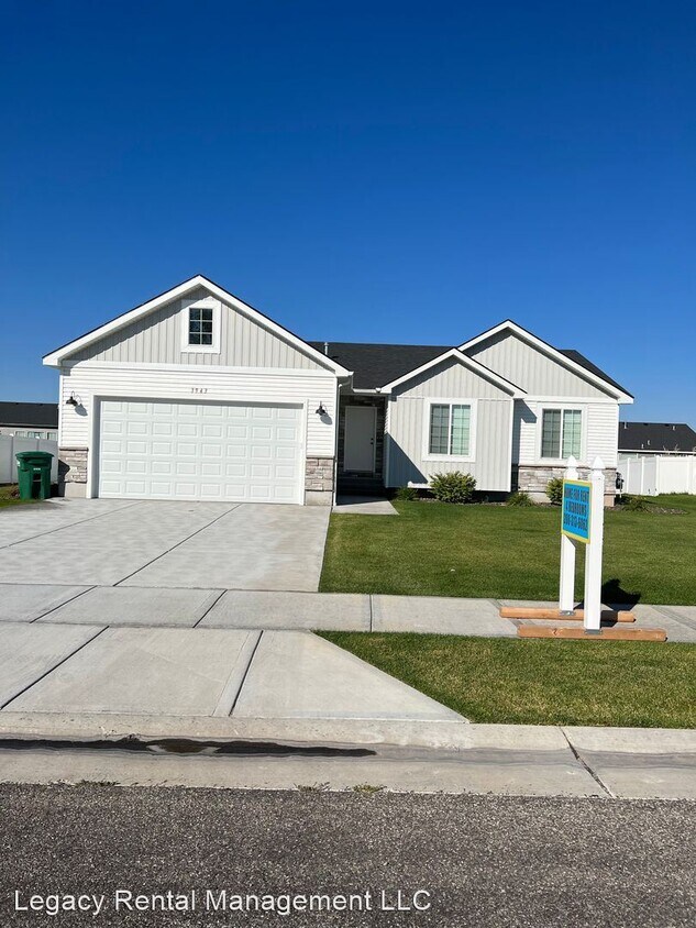 4 br, 2 bath House 3943 Baldwin Ave House Rental in Ammon, ID