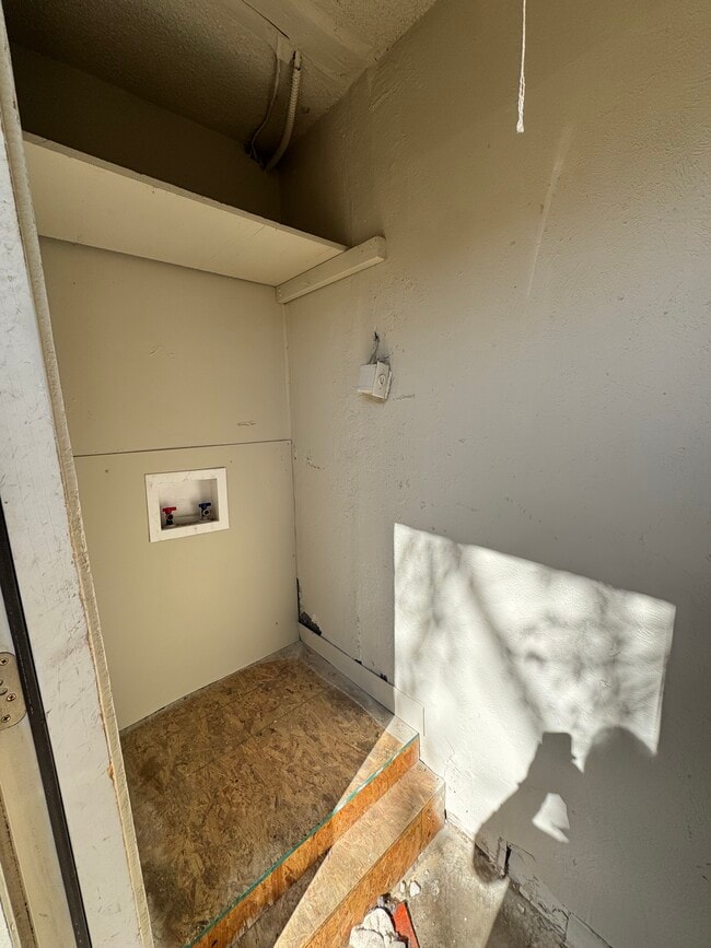 Building Photo - Houghton Ave