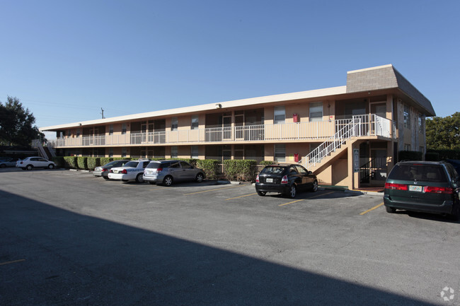 Building Photo - Taft Plaza Apartments