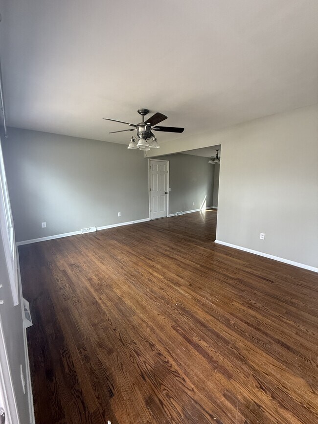 Foto del edificio - 732 E Culton St