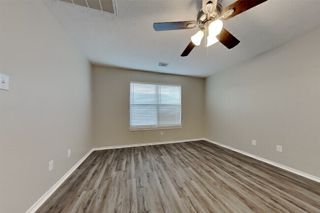 Foto del edificio - 6723 Carrington Ridge Ln