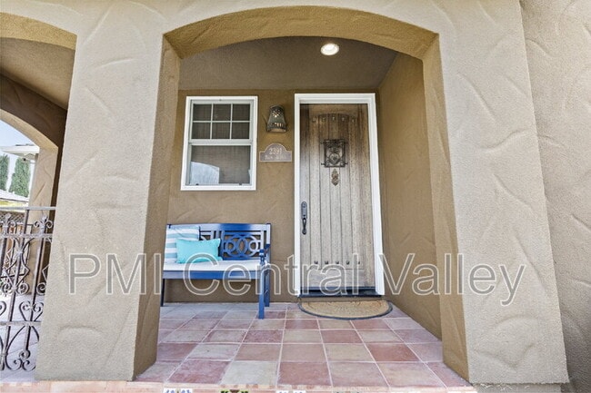 Building Photo - 2391 Palm Ave